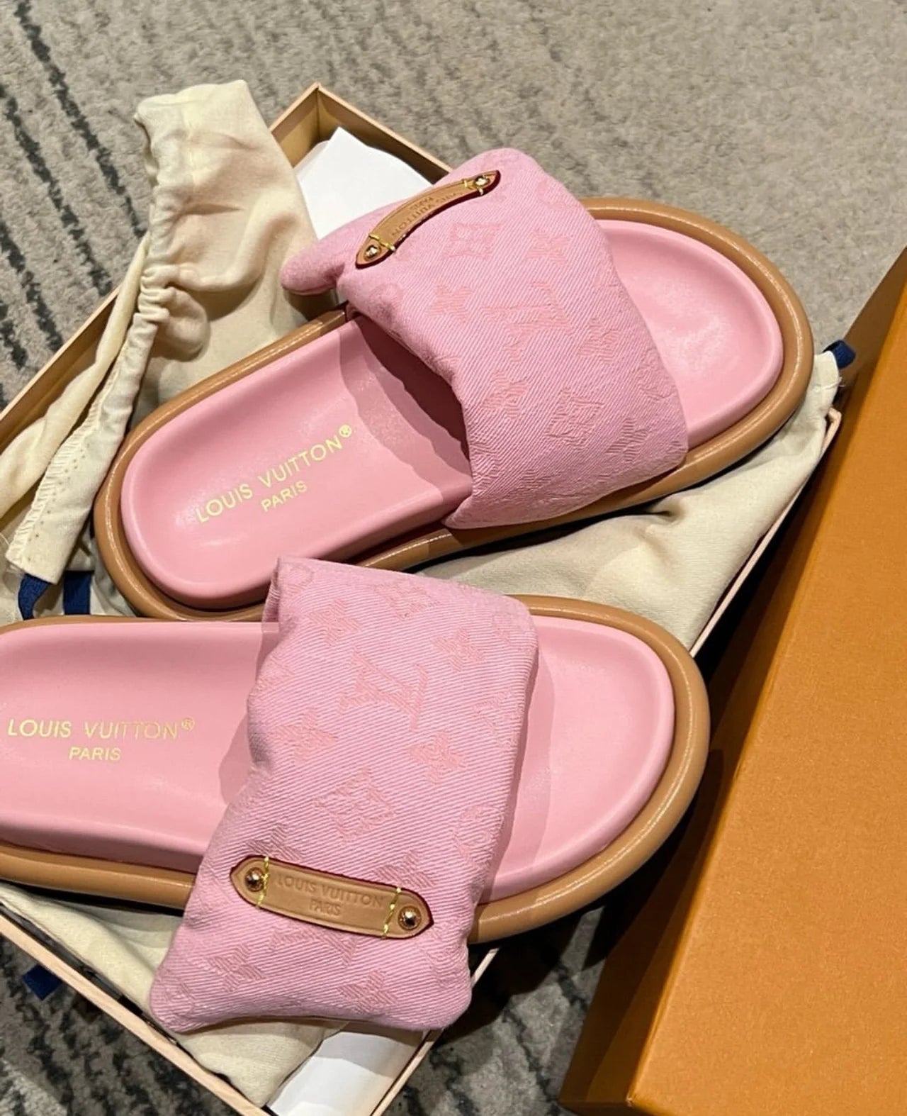 LV Sandalen Weiß Pink Braun